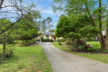 5609 Groomsbridge Ct, Raleigh, NC 27612