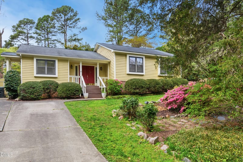 5609 Groomsbridge Ct, Raleigh, NC 27612