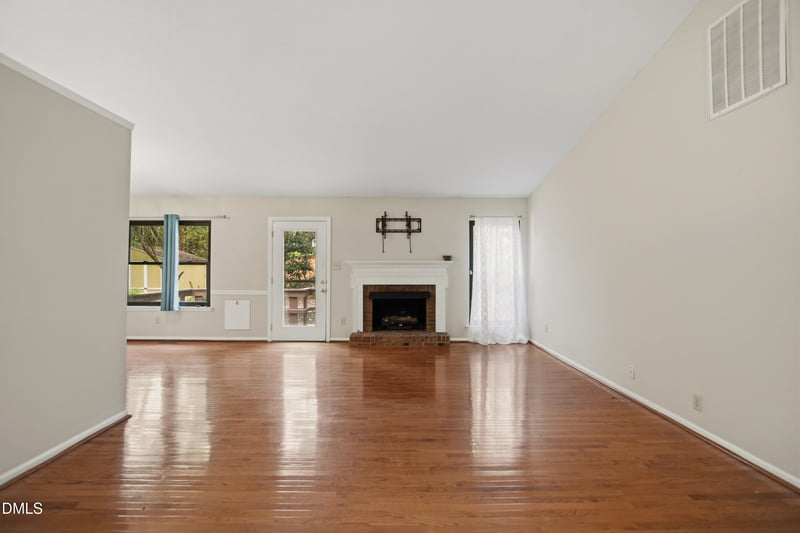 5609 Groomsbridge Ct, Raleigh, NC 27612