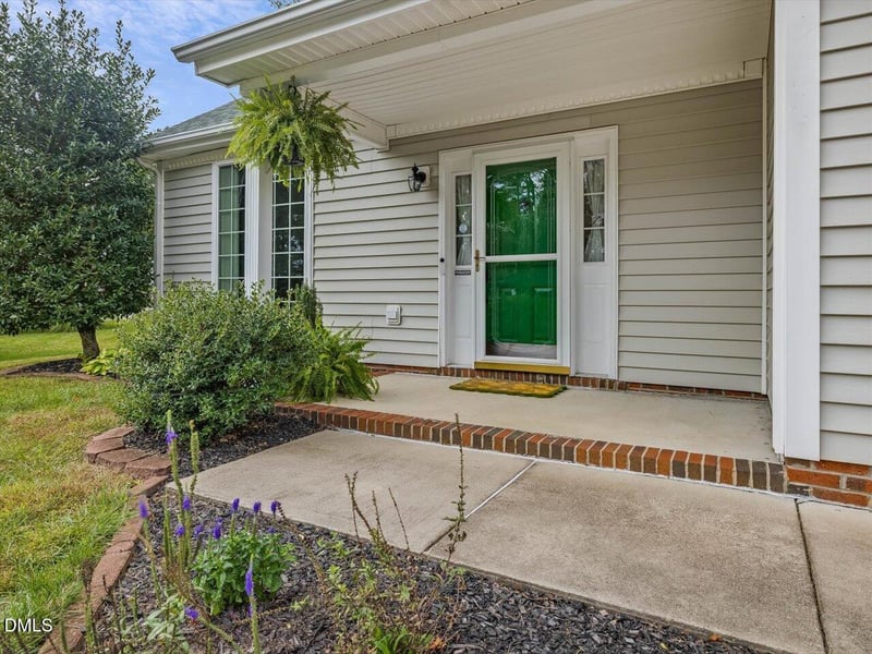 5609 Thistlerock Ln, Durham, NC 27703