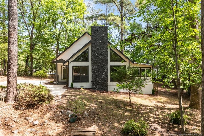 5610 Waters Edge Dr, Fayetteville, NC 28314