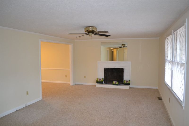 5611 Hideaway Dr, Chapel Hill, NC 27516