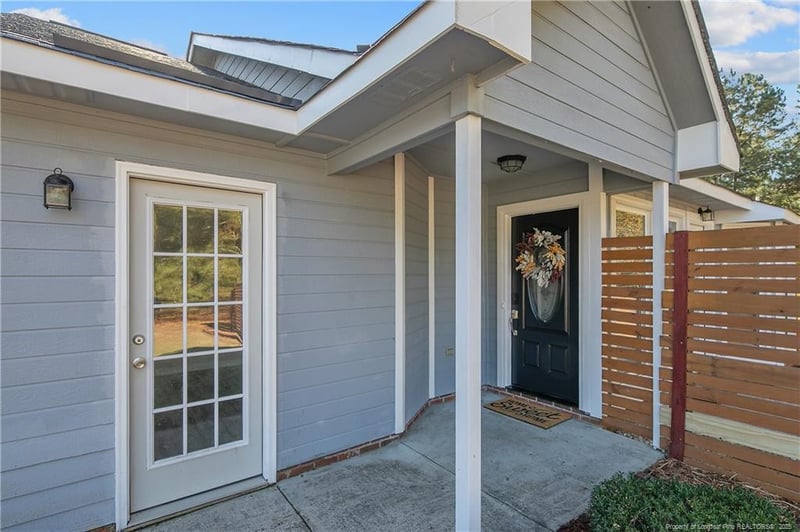 5611 Island View Dr, Hope Mills, NC 28348