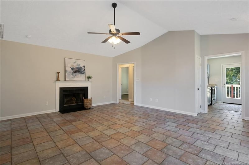 5611 Island View Dr, Hope Mills, NC 28348