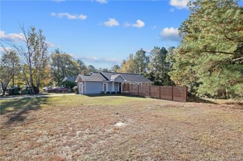 5611 Island View Dr, Hope Mills, NC 28348