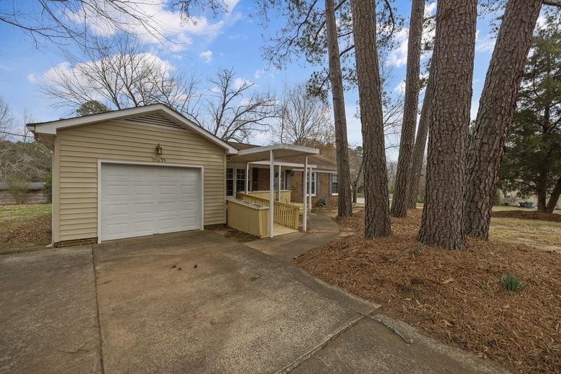 5611 Newhall Rd, Durham, NC 27713
