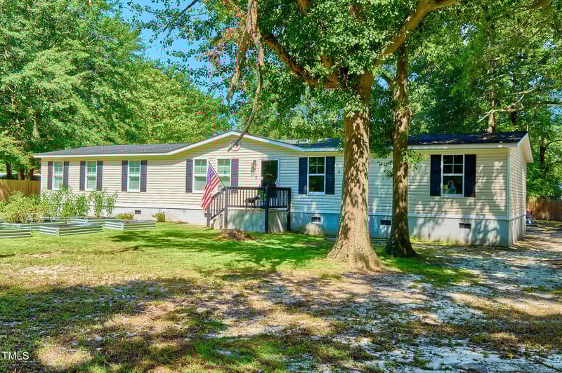 5612 Baggett Ln, Hope Mills, NC 28348