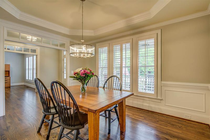 5612 Highcroft Dr, Cary, NC 27519