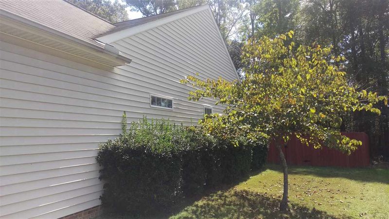 5612 Neuse Farm Dr, Raleigh, NC 27616