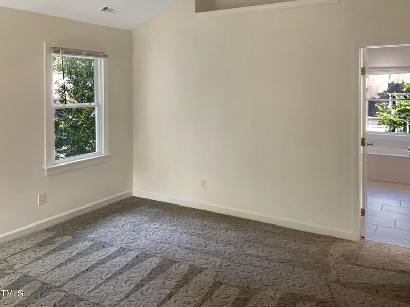 5613 Harrington Grove Dr, Raleigh, NC 27613