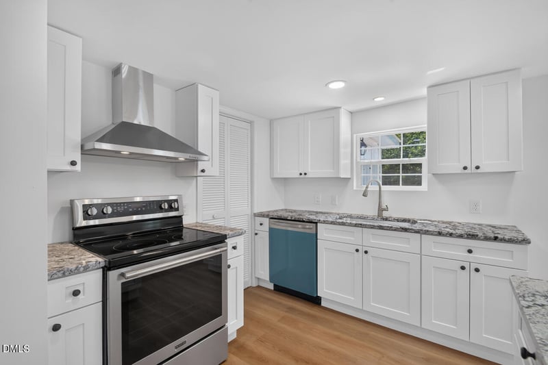 5614 Nc Hwy 54 W, Chapel Hill, NC 27516