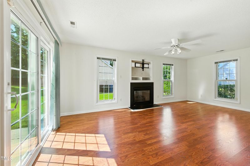 5614 Thistlerock Ln, Durham, NC 27703