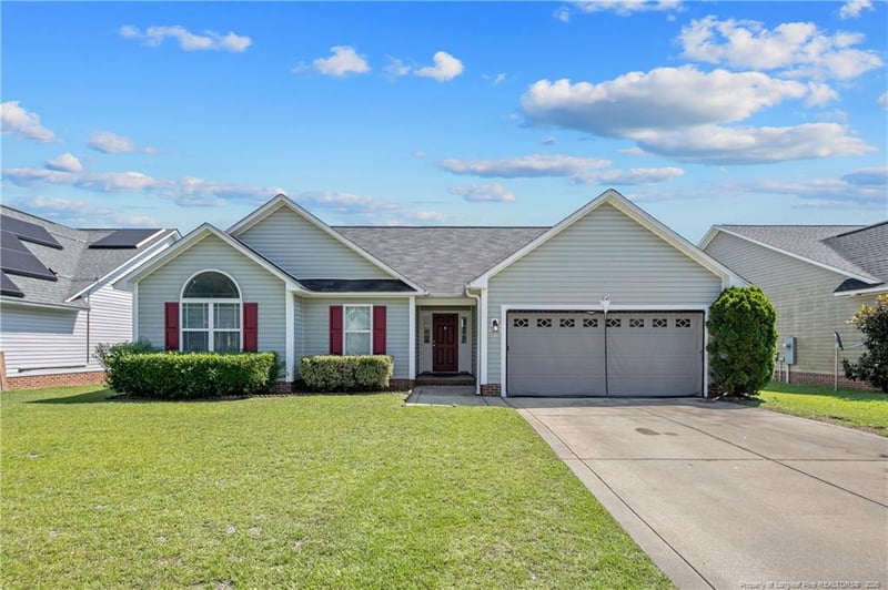 5617 Prestonfield Ln, Hope Mills, NC 28348