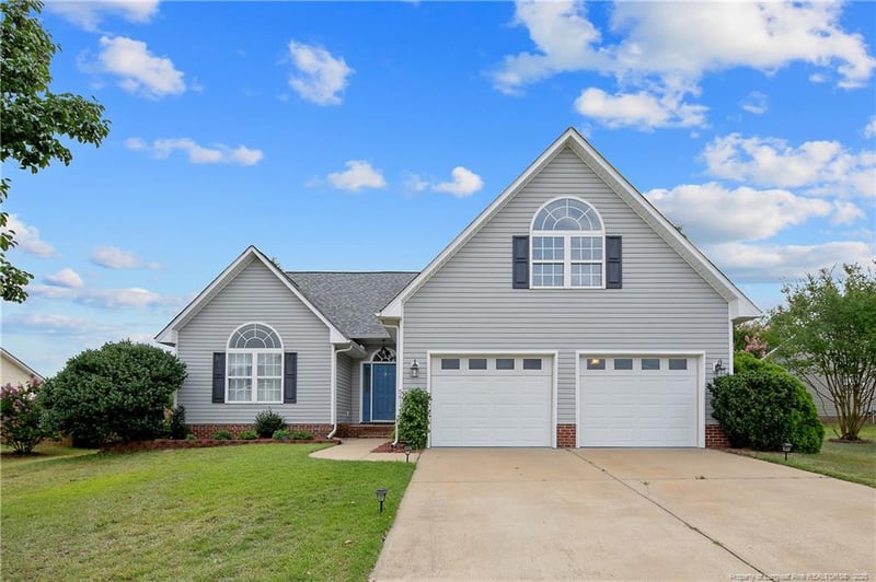 5617 Shady Pine Ct, Hope Mills, NC 28348