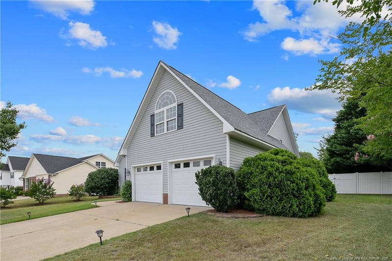 5617 Shady Pine Ct, Hope Mills, NC 28348