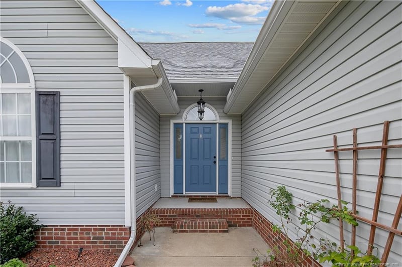 5617 Shady Pine Ct, Hope Mills, NC 28348