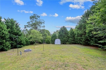 5617 Shady Pine Ct, Hope Mills, NC 28348