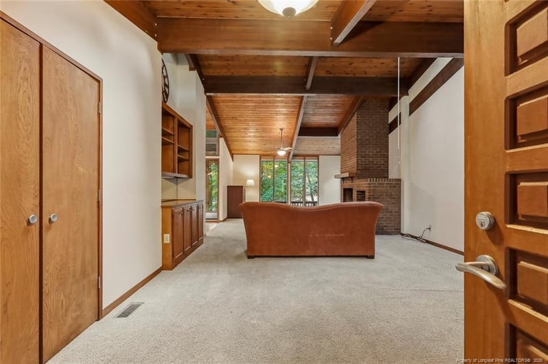 562 Chelsea Dr, Sanford, NC 27332