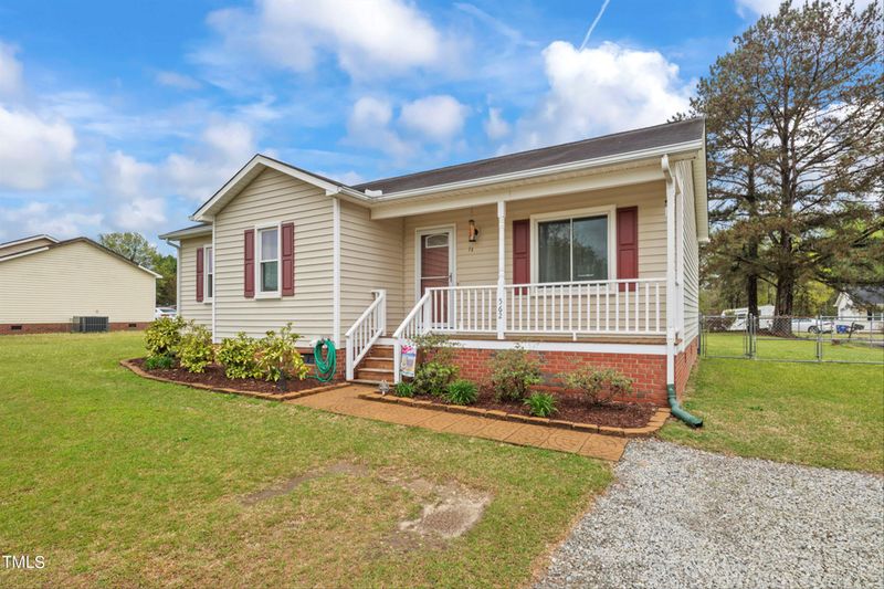 562 Chinaberry Ln, Angier, NC 27501