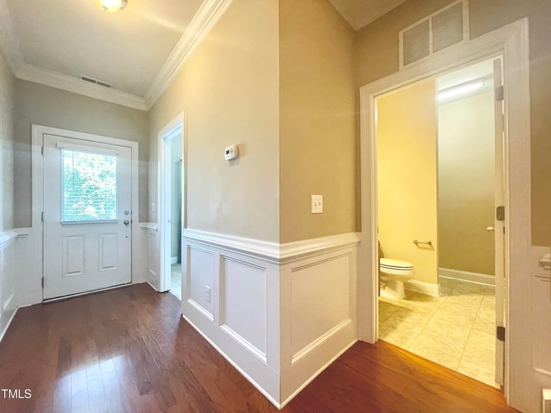562 Village Loop Dr, Apex, NC 27502