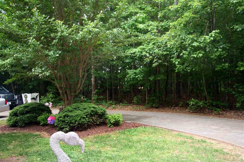 562 Woodbridge Ct, Wake Forest, NC 27587