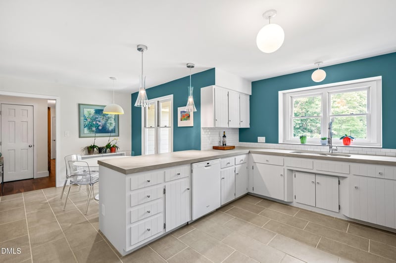 5620 Farley Dr, Raleigh, NC 27609