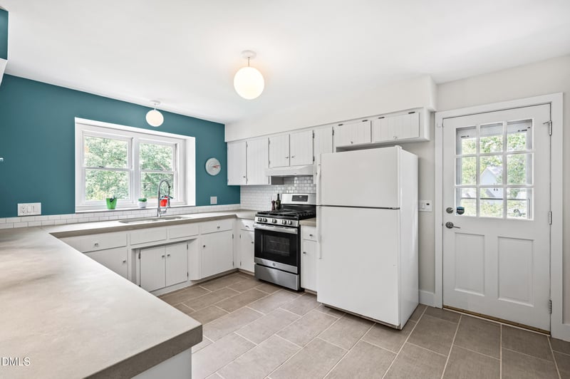 5620 Farley Dr, Raleigh, NC 27609