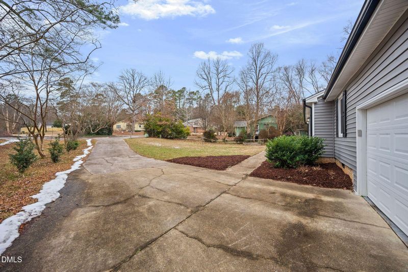 5620 Old Forge Cir, Raleigh, NC 27609