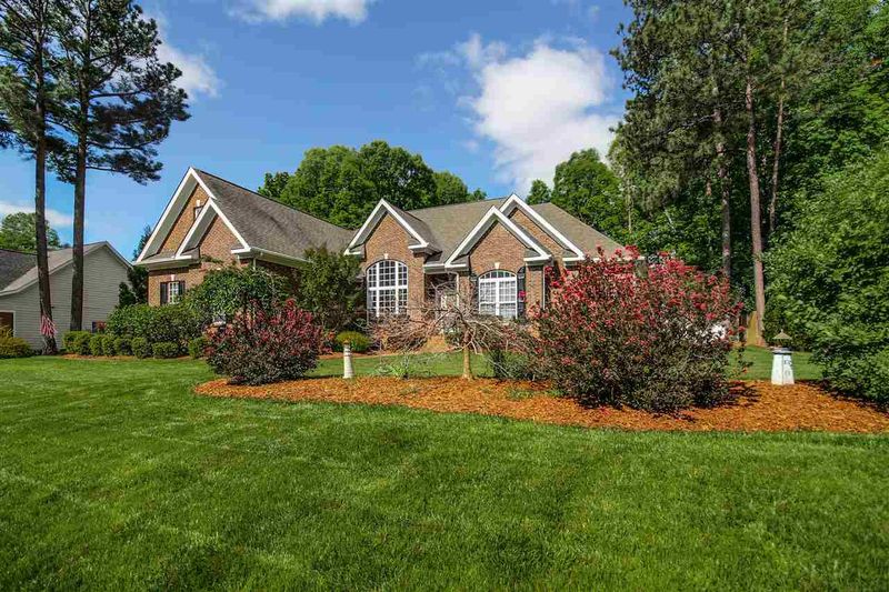 5620 Voorhees Ln, Holly Springs, NC 27540