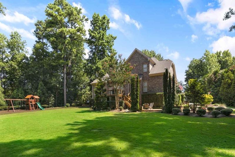 5621 Greenevers Dr, Raleigh, NC 27613