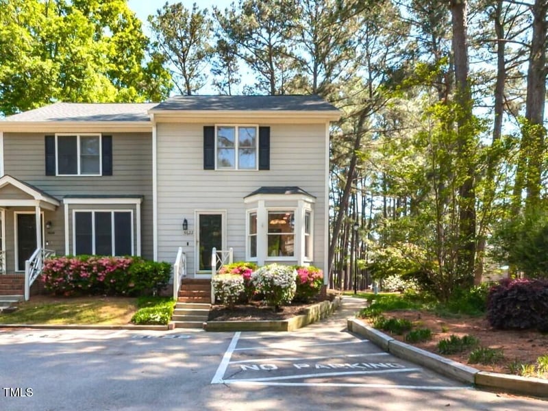 5622 Darrow Dr, Raleigh, NC 27612