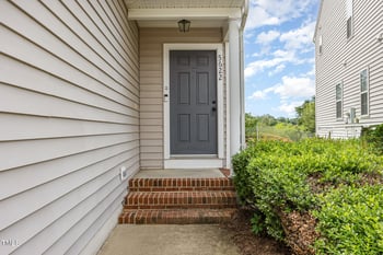 5622 Osprey Cove Dr, Raleigh, NC 27604