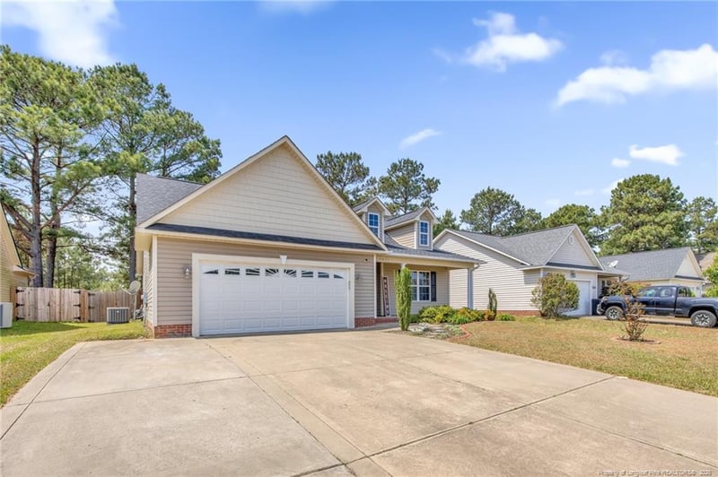 5622 Prestonfield Ln, Hope Mills, NC 28348