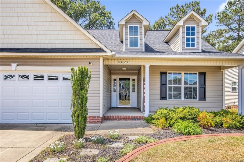 5622 Prestonfield Ln, Hope Mills, NC 28348