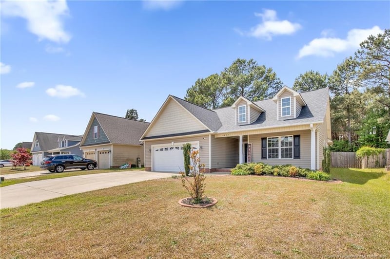 5622 Prestonfield Ln, Hope Mills, NC 28348
