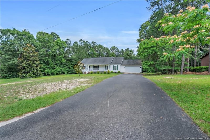 5623 Quail Ridge Dr, Sanford, NC 27332