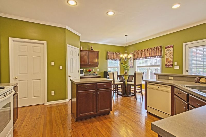 5624 Big Sandy Dr, Raleigh, NC 27616