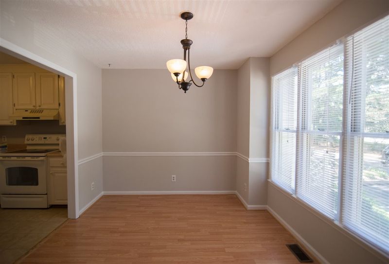 5624 Darrow Dr, Raleigh, NC 27612