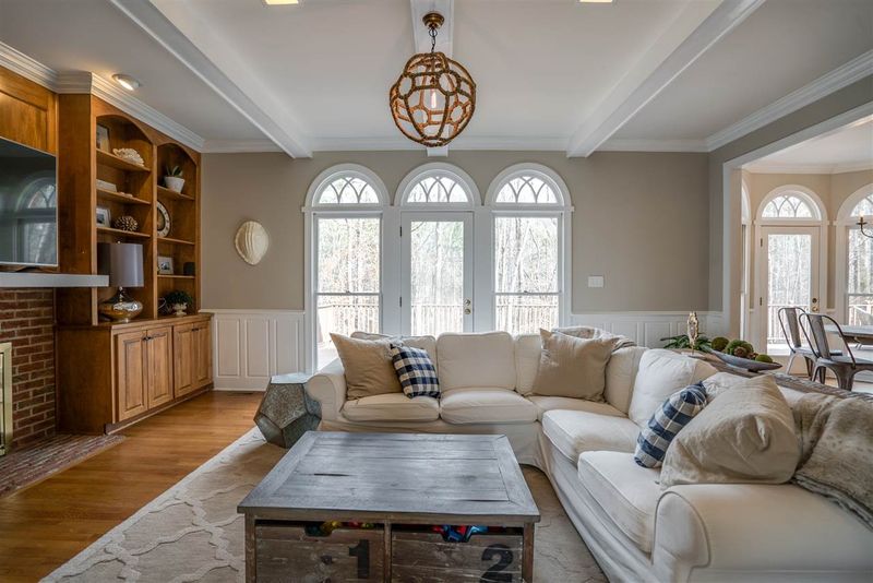 5624 N Hawthorne Way, Raleigh, NC 27613