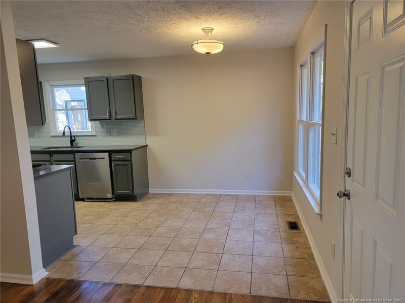 5624 Pepperbush Dr, Fayetteville, NC 28304