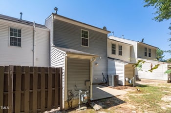 5625 Fieldcross Ct, Raleigh, NC 27610