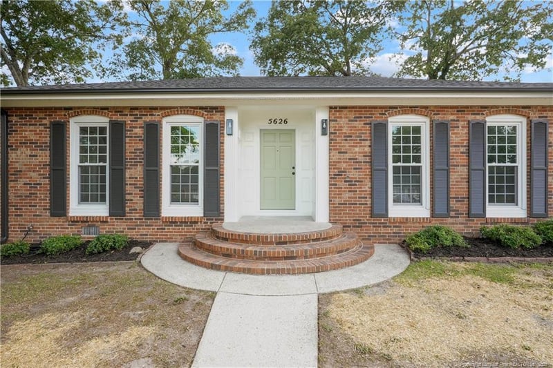 5626 Weatherford Rd, Fayetteville, NC 28303