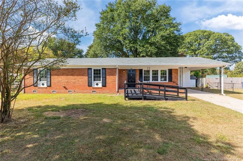 5627 Dodge Dr, Fayetteville, NC 28303
