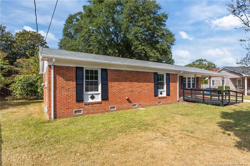 5627 Dodge Dr, Fayetteville, NC 28303