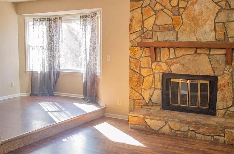 5628 Thea Ln, Raleigh, NC 27606