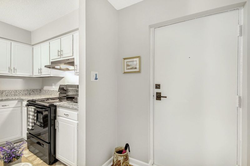 563 Pine Ridge Pl #563, Raleigh, NC 27609