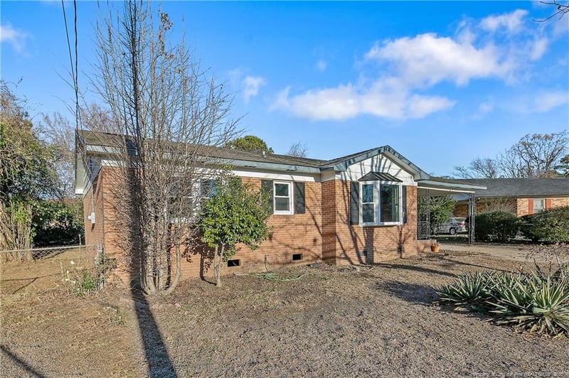 5631 Dodge Dr, Fayetteville, NC 28303
