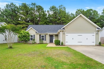 5633 Seafield Ln, Hope Mills, NC 28348