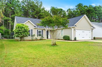 5633 Seafield Ln, Hope Mills, NC 28348