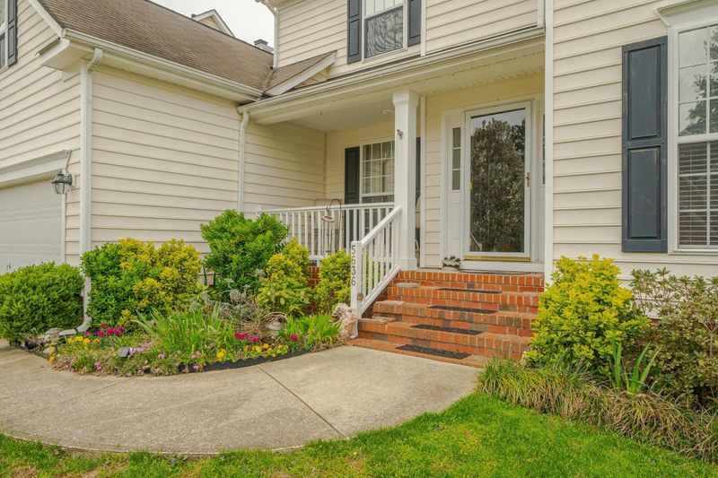 5636 Beargrass Ln, Raleigh, NC 27616